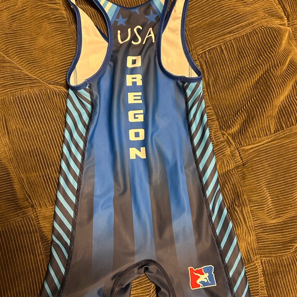 Lot of 3 YXL singlets in good condition. - Picture 7 of 10